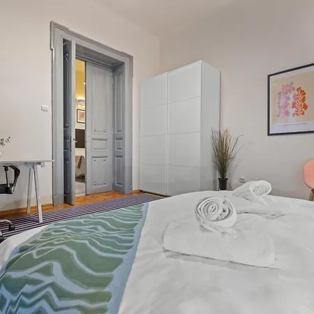 Διαμέρισμα Cismigiu - Spacious 2br Βουκουρέστι