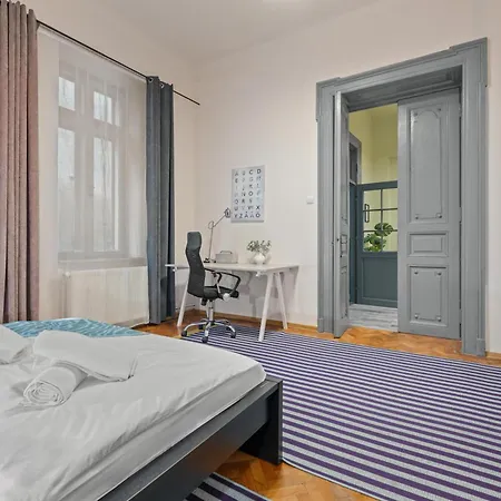 Cismigiu - Spacious 2br Βουκουρέστι